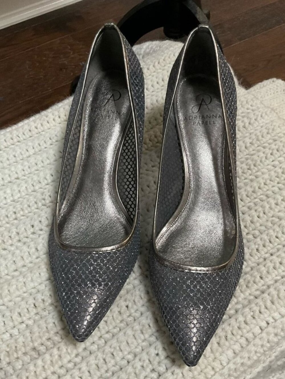 Adriana Papell silver gunmetal honeycomb shoes size 10 Never Worn